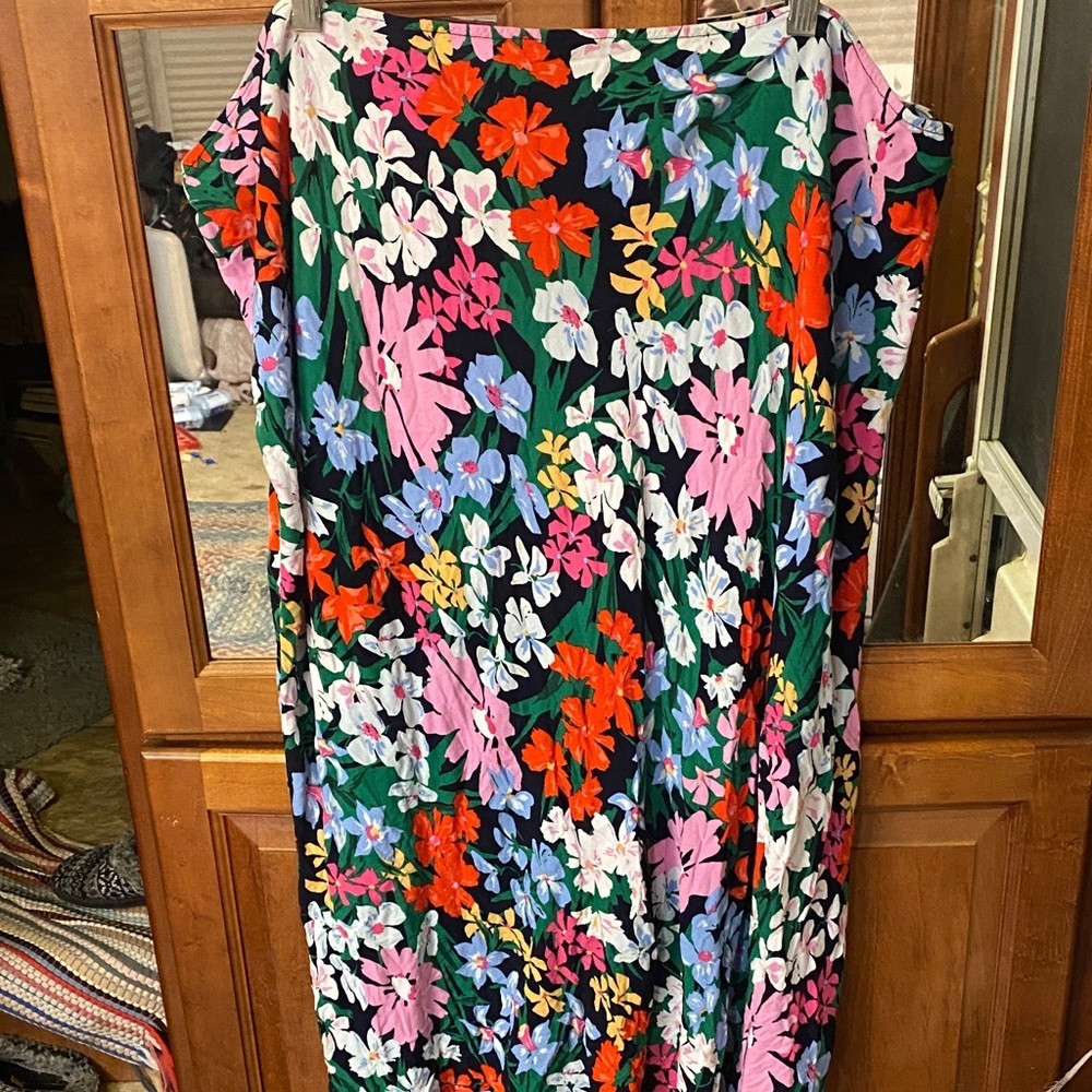 Old Navy Multi Floral Print 4X Rayon Midi Skirt Fairycore Whimsical Vibrant